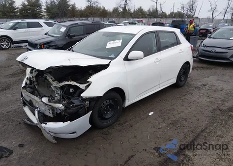 2011 Toyota Matrix z USA, uszkodzony, nr VIN 2T1KU4EE4BC689736